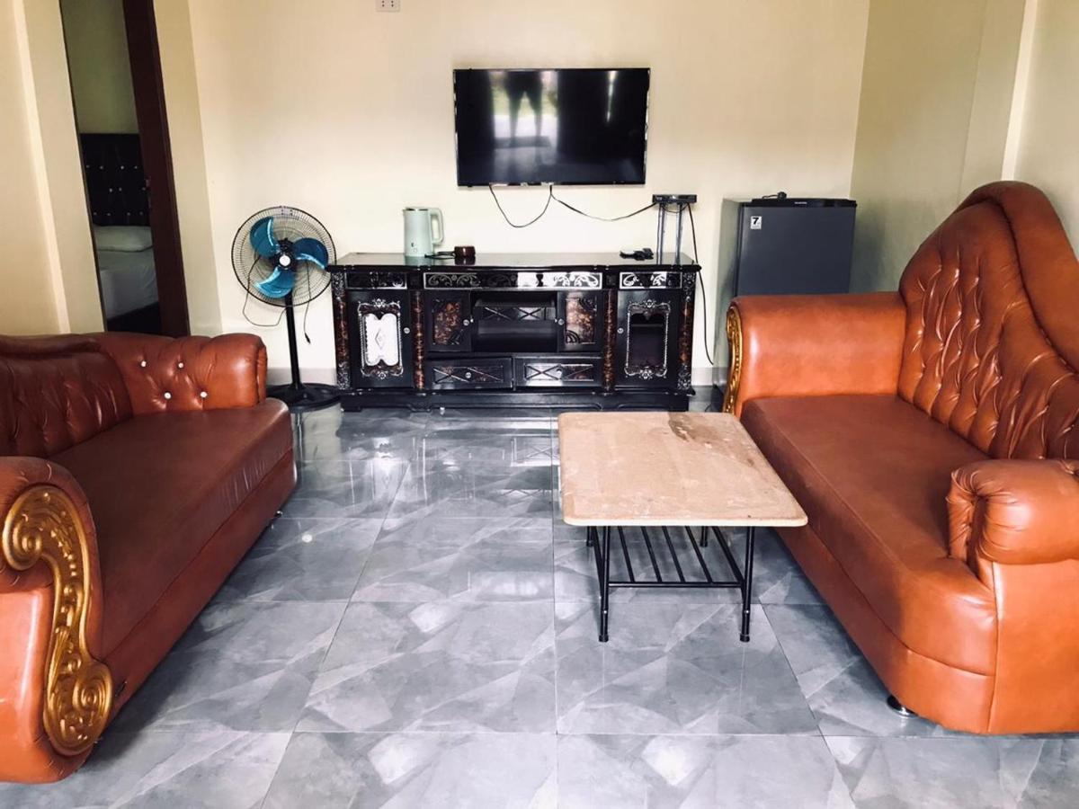 Thomas' Retreat Bukit Lawang Hotell Rom bilde