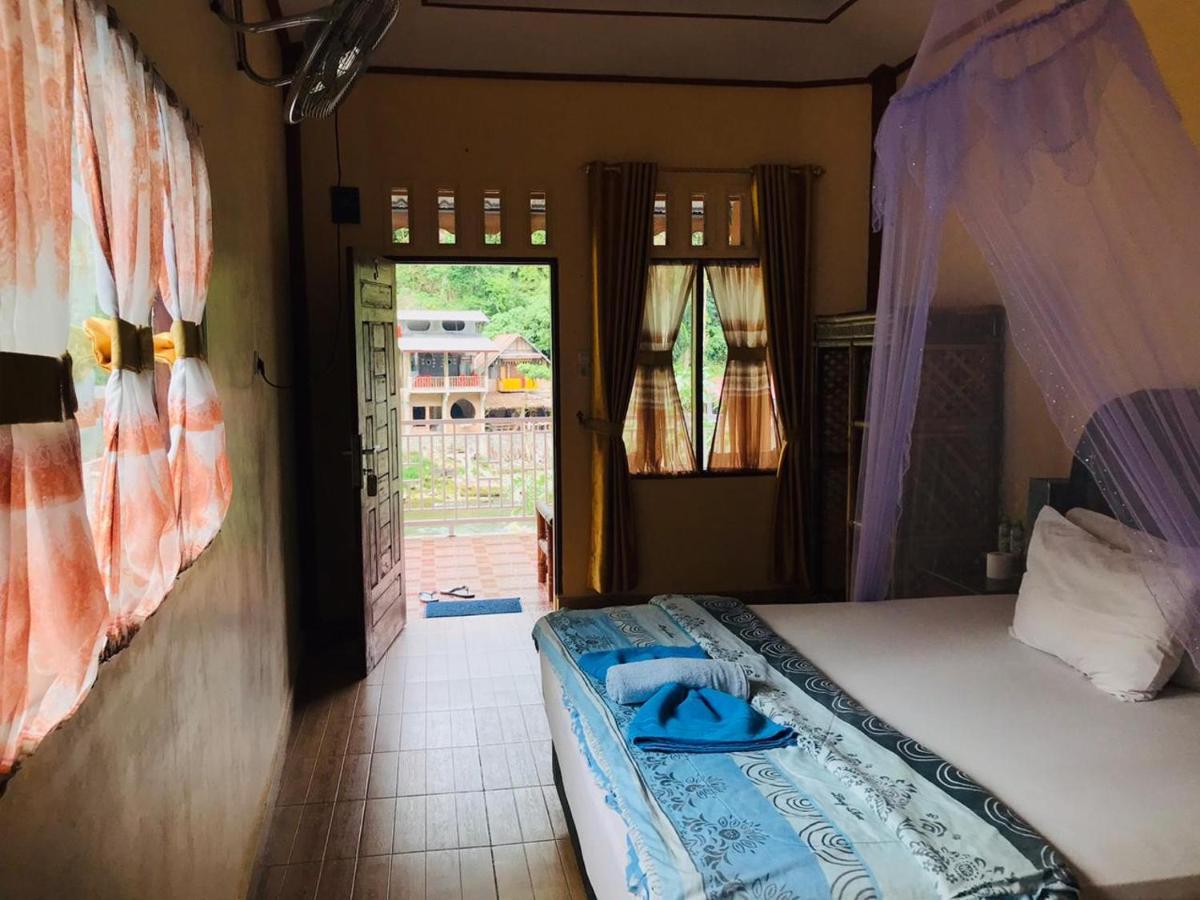 Thomas' Retreat Bukit Lawang Hotell Rom bilde