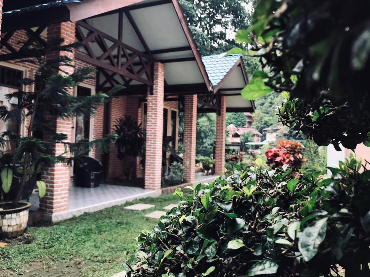 Thomas' Retreat Bukit Lawang Hotell Eksteriør bilde