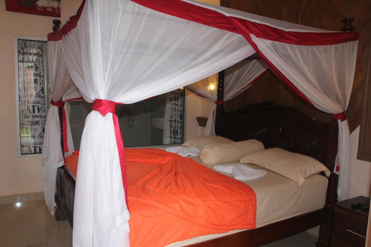 Thomas' Retreat Bukit Lawang Hotell Eksteriør bilde